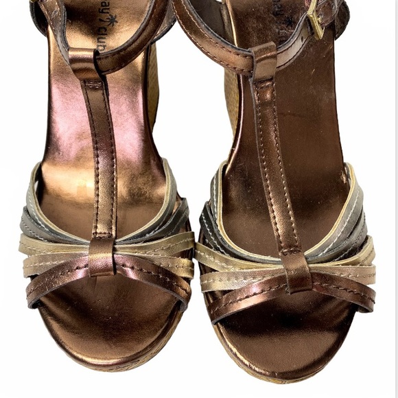 Montego Bay Club Metallic Gold, Bronze & Silver Strappy Wedge Sandals Size 9 - Picture 3 of 16